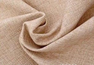 我們實(shí)地探訪了全國(guó)最大的窗簾布藝批發(fā)市場(chǎng),發(fā)現(xiàn)窗簾最賺錢的根本不是布